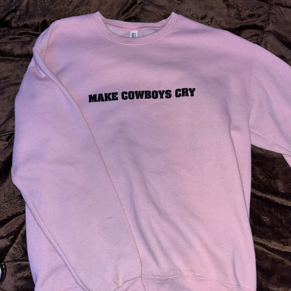 pink western crewneck “make cowboys cry” size m